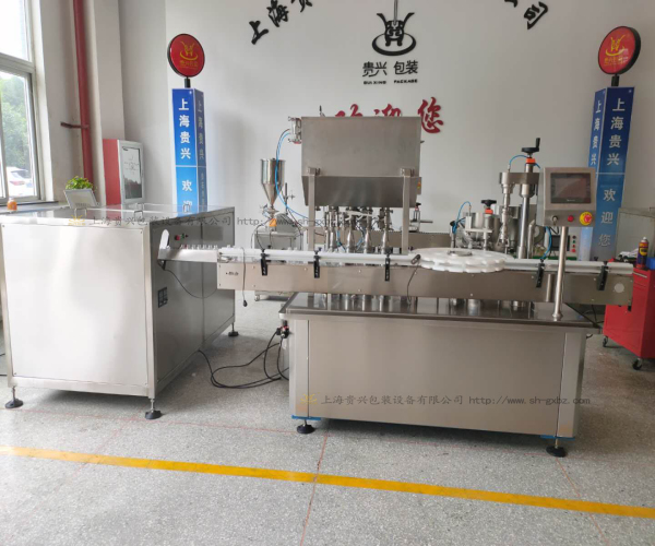 四頭直線灌裝旋蓋機帶水印.jpg